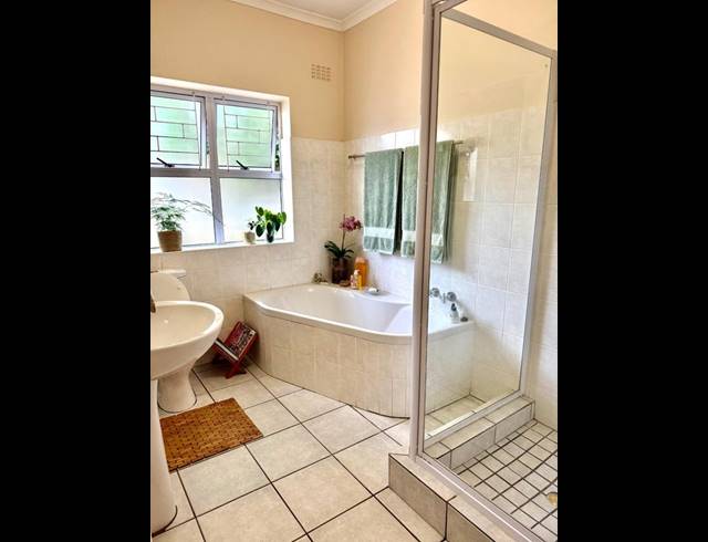 3 BEDROOM HOUSE FOR SALE IN TAFELZICHT